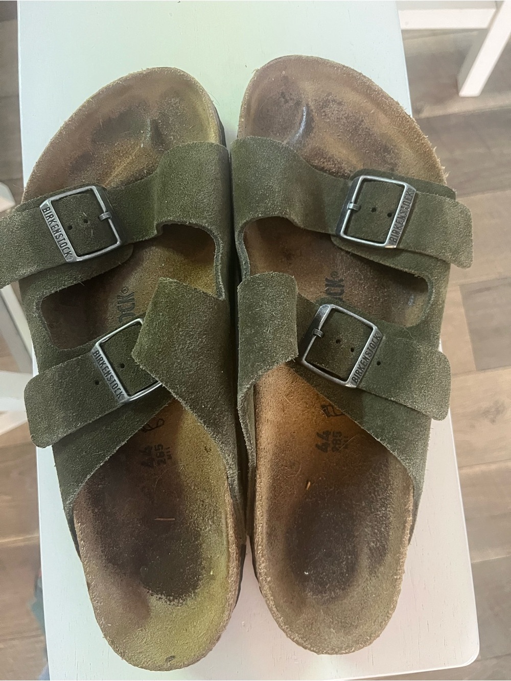 Birkenstock Men’s Arizona Suede Two-Strap Sandals in Olive